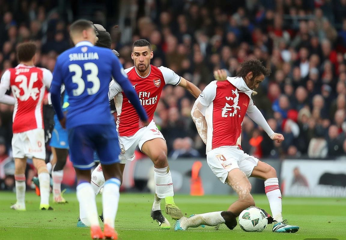 萨卡vs库库雷利亚：阿森纳切尔西对决的边路攻防战术解析，英超关键战前瞻